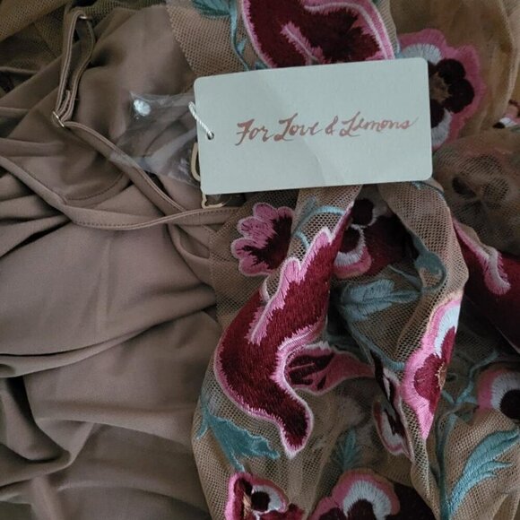 Dove Embroidery Mimi Dress. Price Is Firm or Best Offer. - Picture 4 of 6